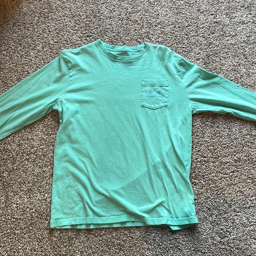 Vineyard vines boys xl pocket T-shirt, never worn